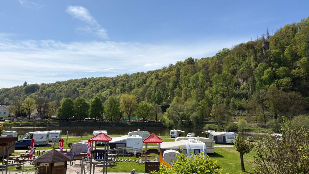 Verpflegungsstation der Großen Weserrunde auf dem Campingplatz in Bad Karlshafen direkt an der Weser.
