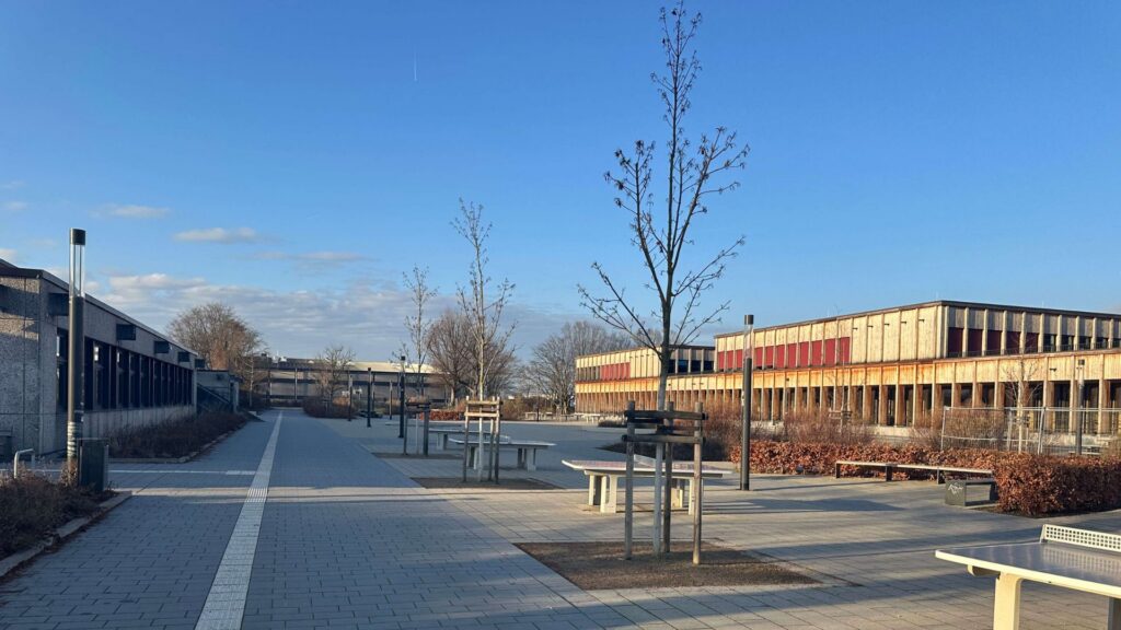 Außenansicht des Ernestinums in Rinteln, dem Start- und Zielort der Großen Weserrunde.